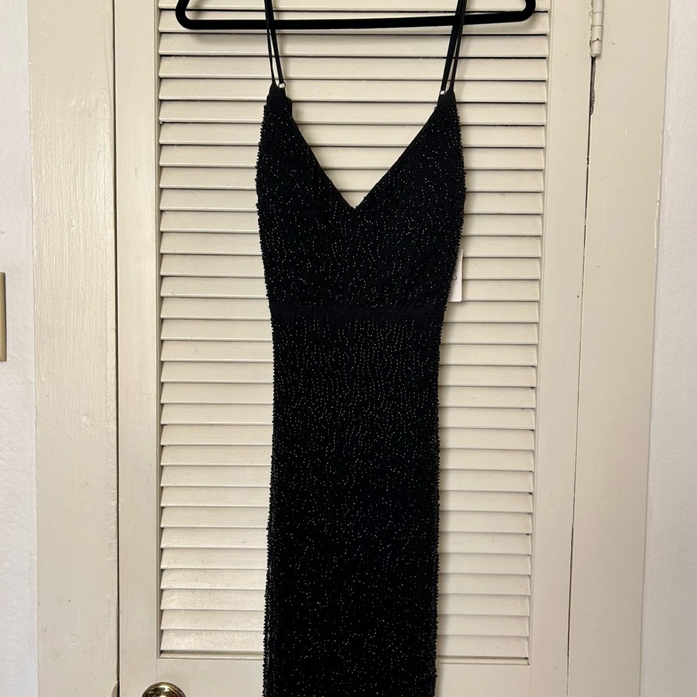 Elegant Black Evening Gown - Picture 9 of 9